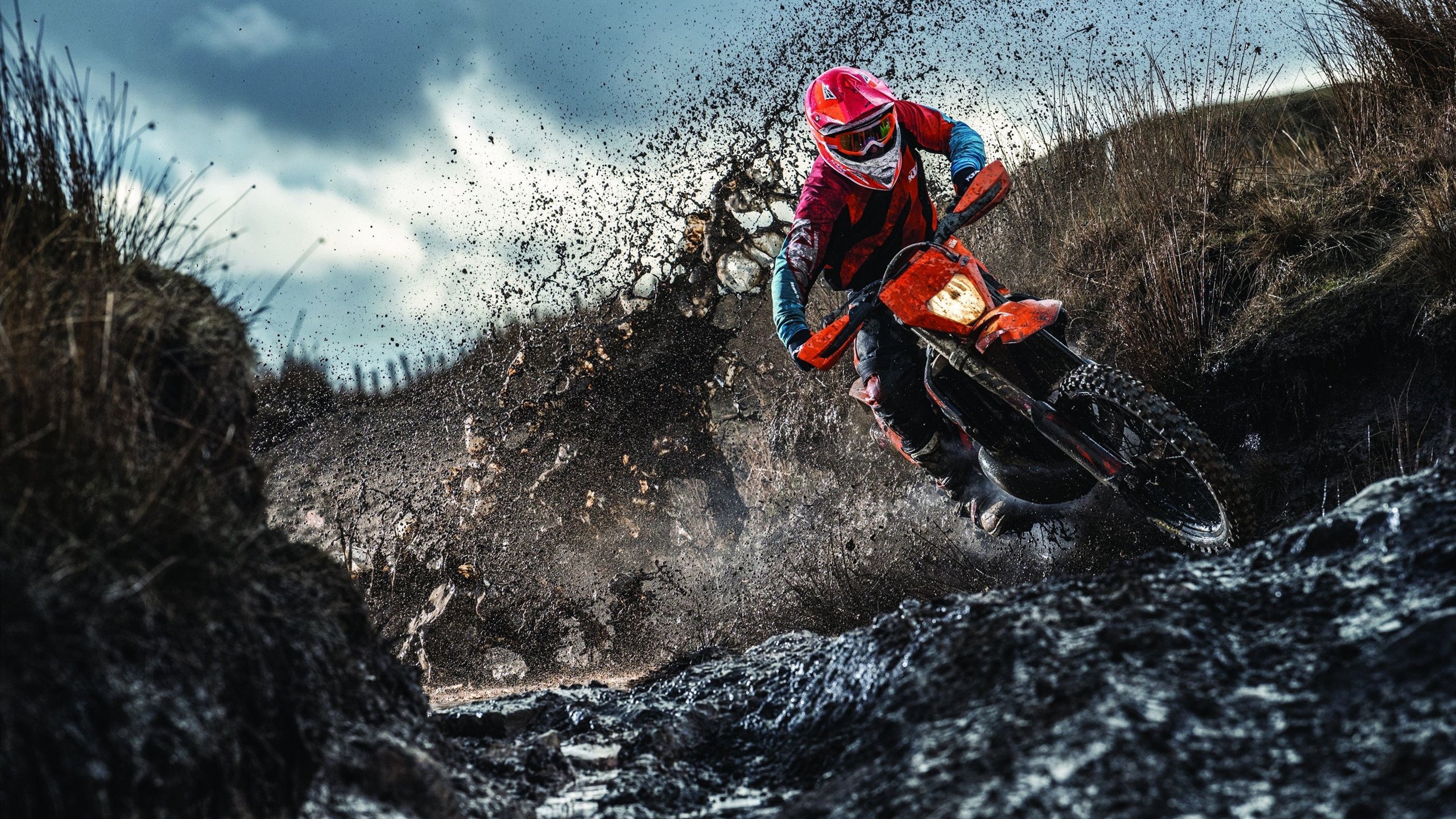 公园太极推手擂台月赛 民间高手定期过招切磋